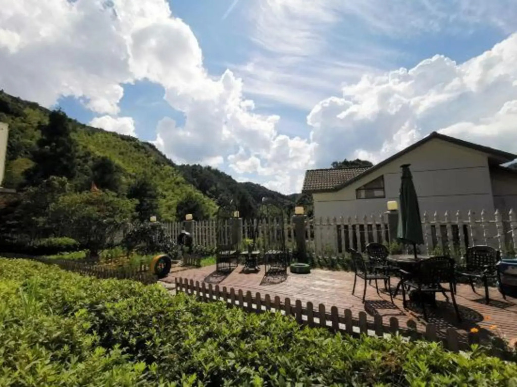 Yuyao 702 Resort