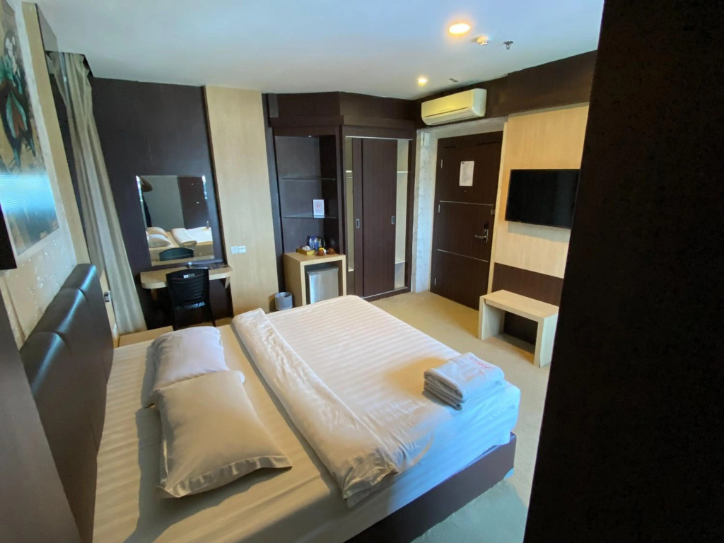 RedDoorz Premium near Grand Batam Mall