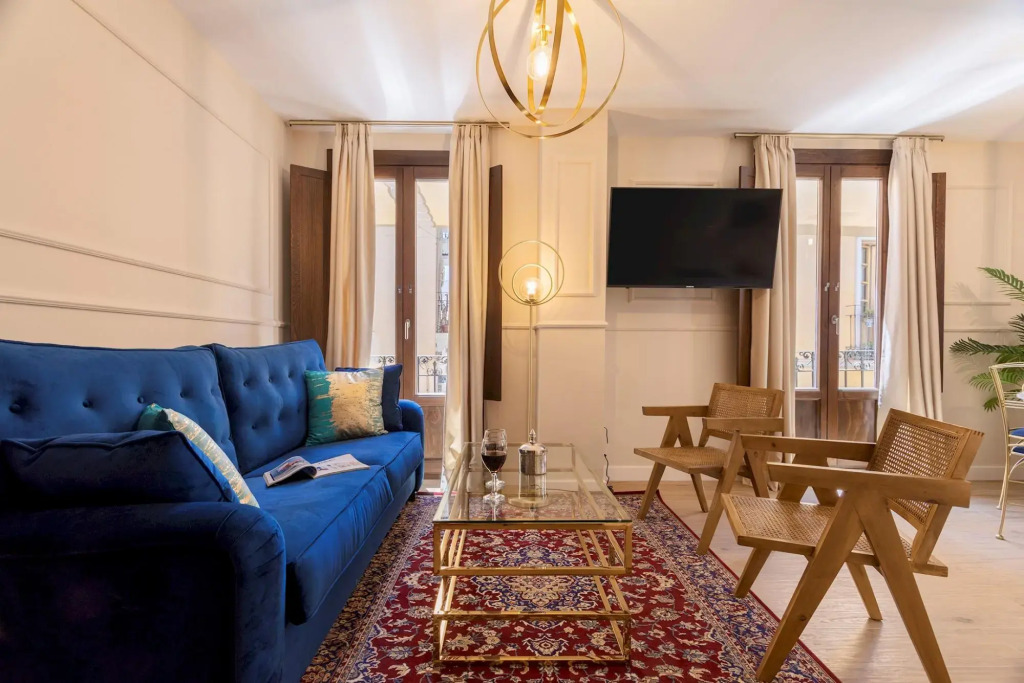 Beautiful 1 bd apartment in the heart of Granada. Mesones II
