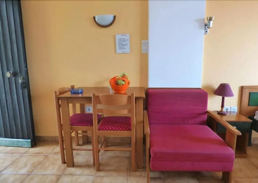 Sea View Studio With Garden 7min To The Beach