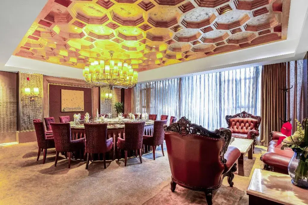 Rezen Kingtown Hotel (Chongqing Ranjiaba)