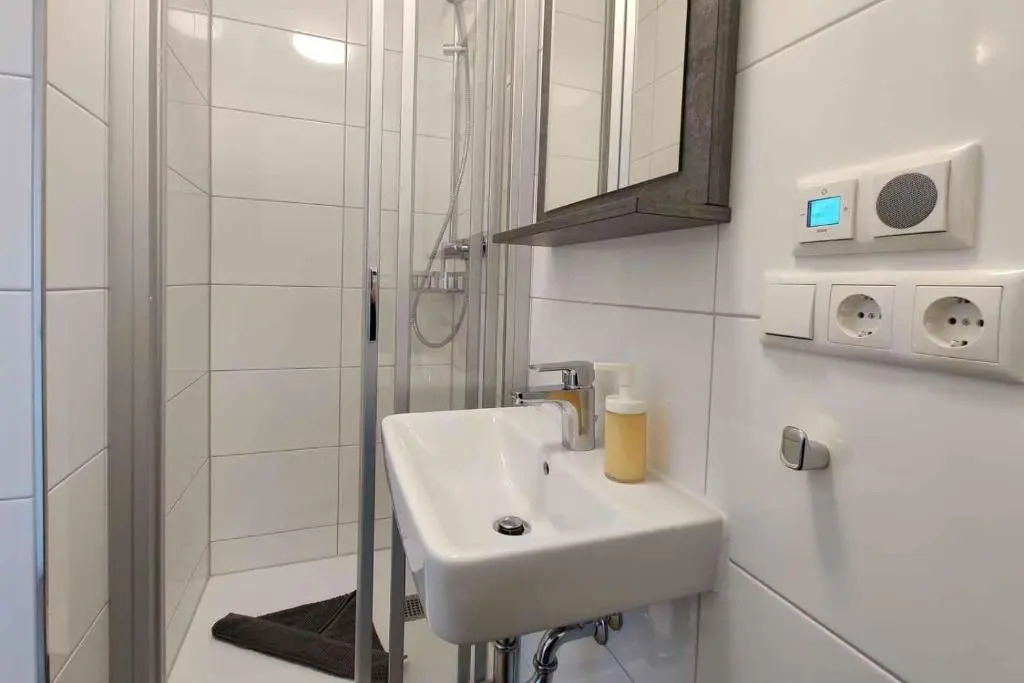 Große Ferienwohnung 8 im Haus Seeluft mit drei Balkonen und Meerblick