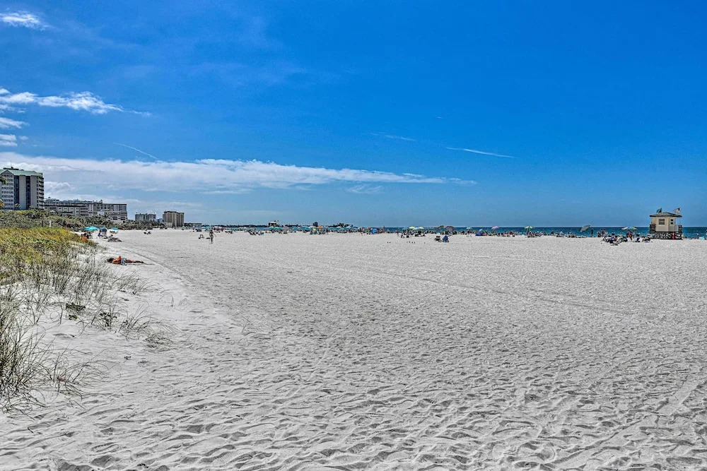 Gulfview Lido Key Gem - Walk to Beach & Shops