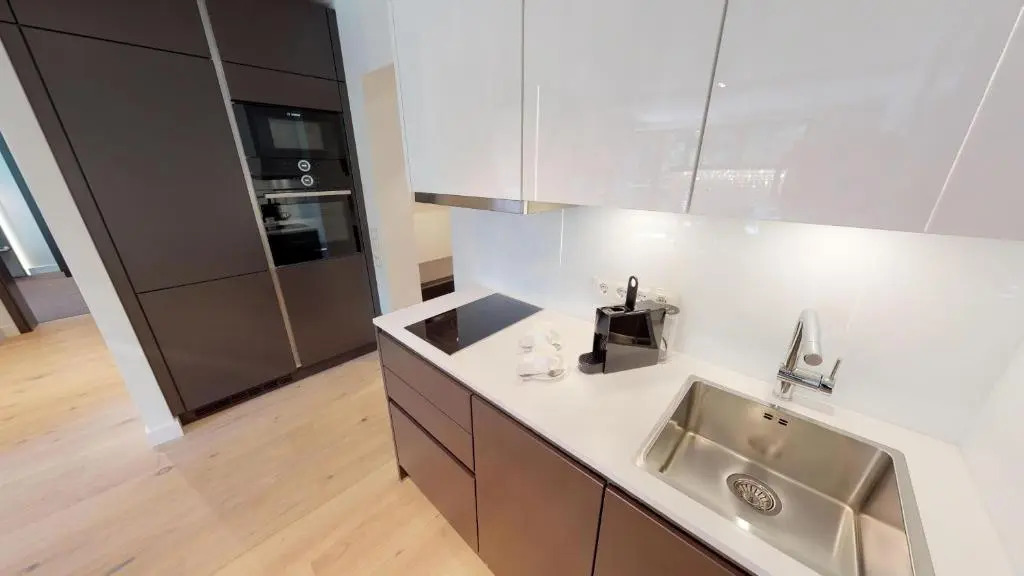 White Pearl Apartment 2.05