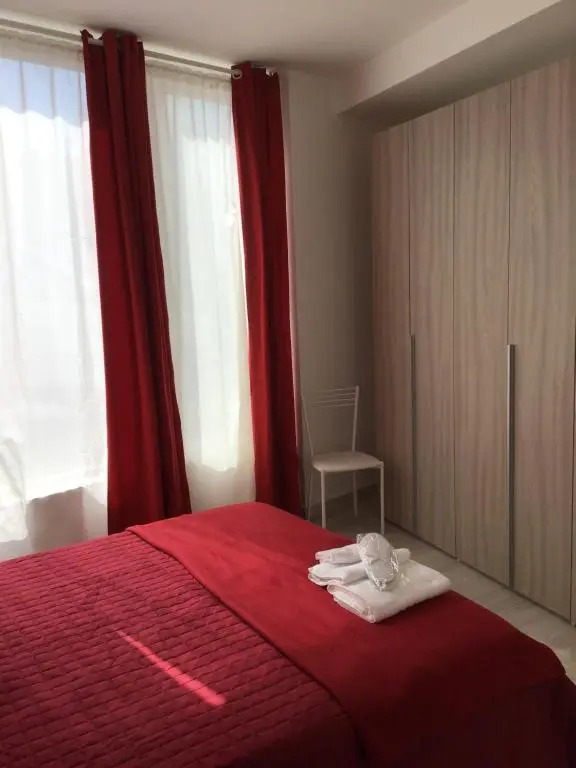 APPARTAMENTO RUBINO - Lovely Little Flat 3 Minutes From Golf Club 5 Minutes From Lake