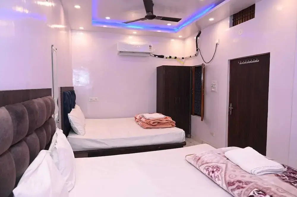 Ganpati Shri P. Guest House