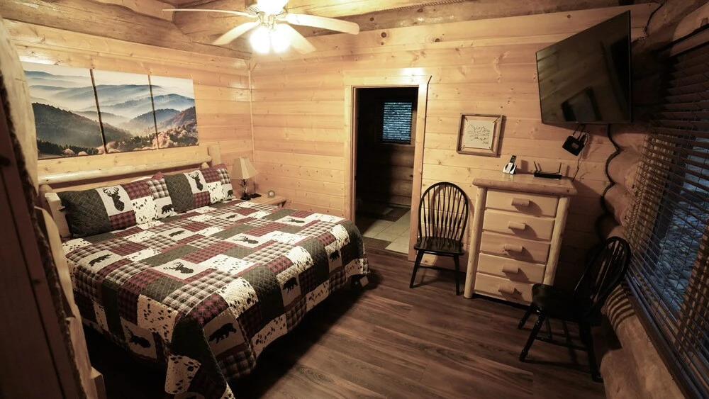 Aiden's Escape - 4 Br cabin by RedAwning
