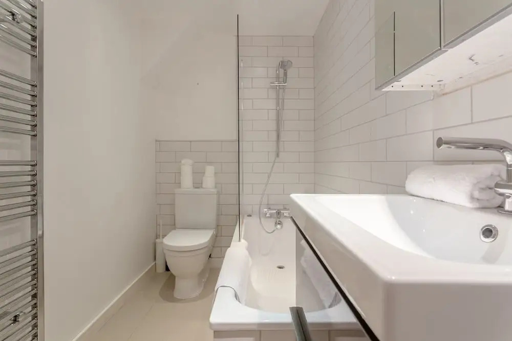 Bright Garden Flat in North London