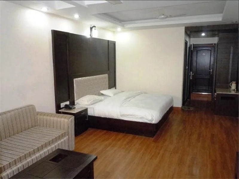 Hotel Basera