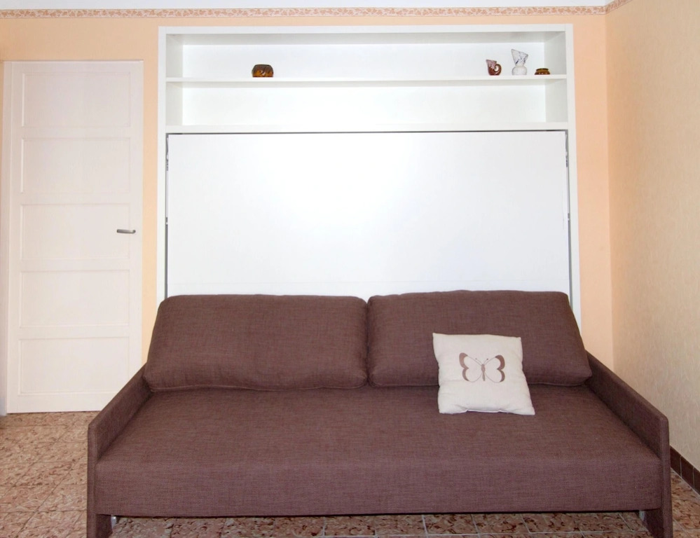 House With one Bedroom in Les Sables-d'olonne, With Enclosed Garden -