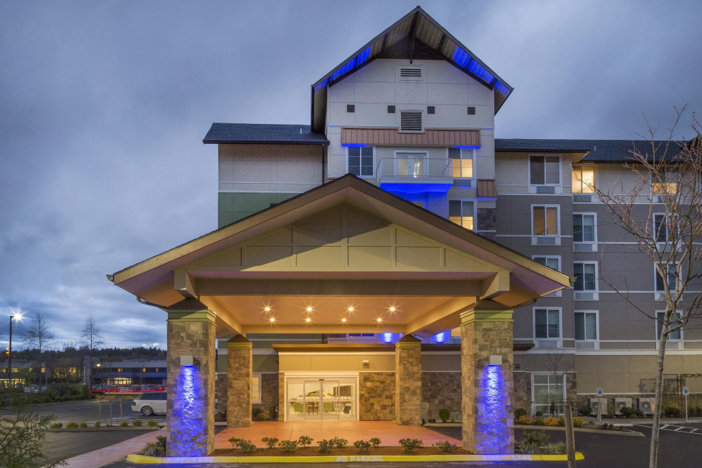 Holiday Inn Express & Suites - Seattle South - Tukwila by IHG