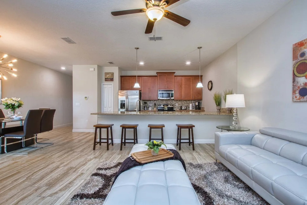 Storey Lake 4 Bedroom Townhome w Splashpool - 1624ST