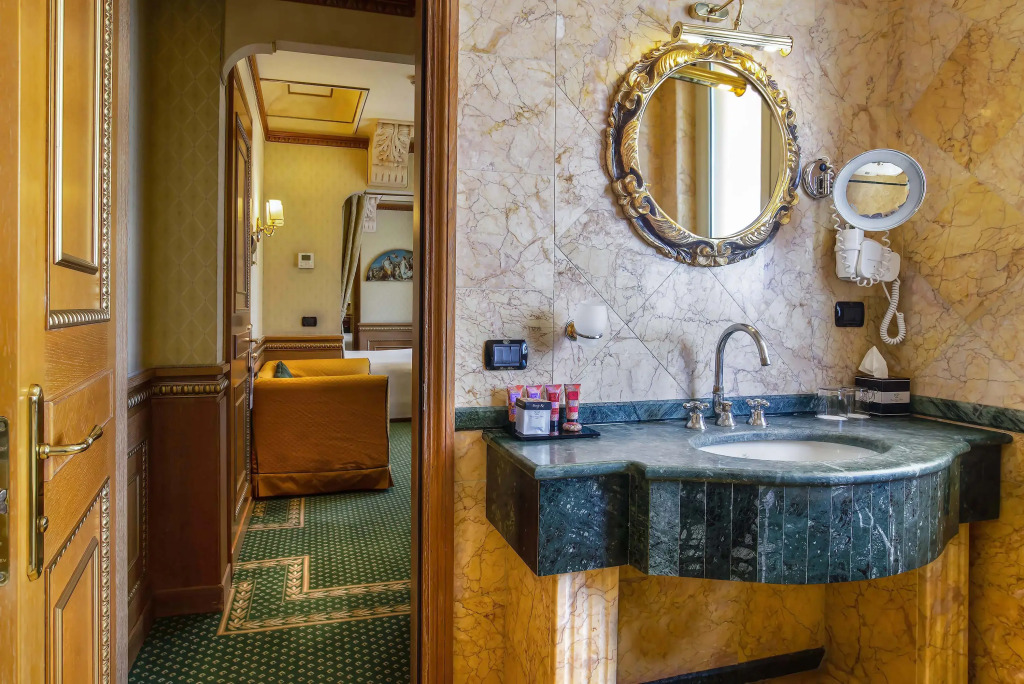 Отель River Palace Hotel
