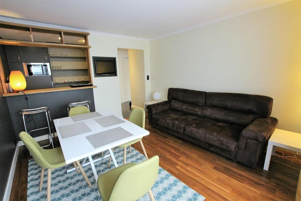 Modern Apartment 1 Bedroom/1 Bathroom in a Palm Beach Area