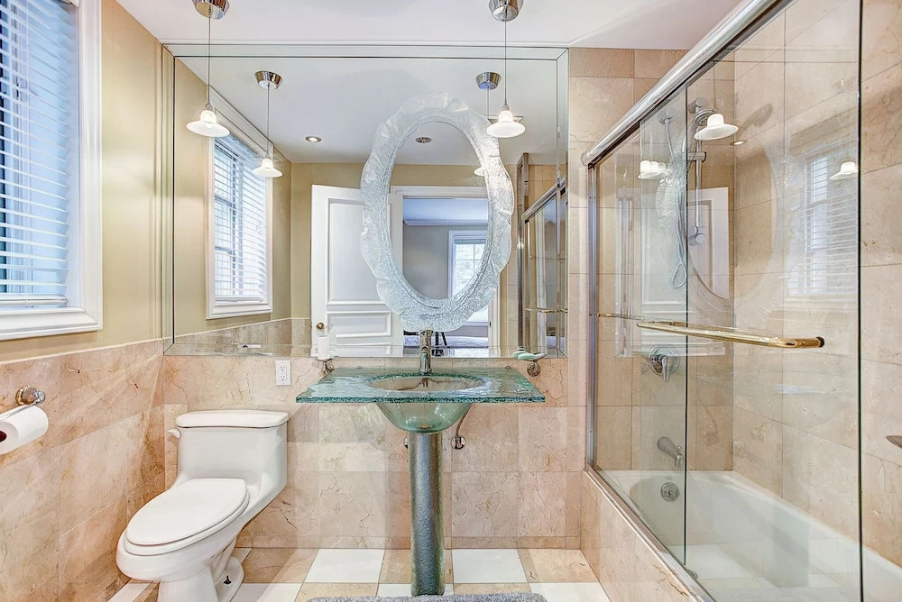 Luxury 5BR & Pool Home in Westmount MTL