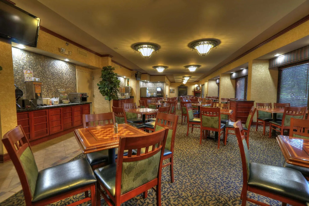 Quality Inn Near the Island Pigeon Forge