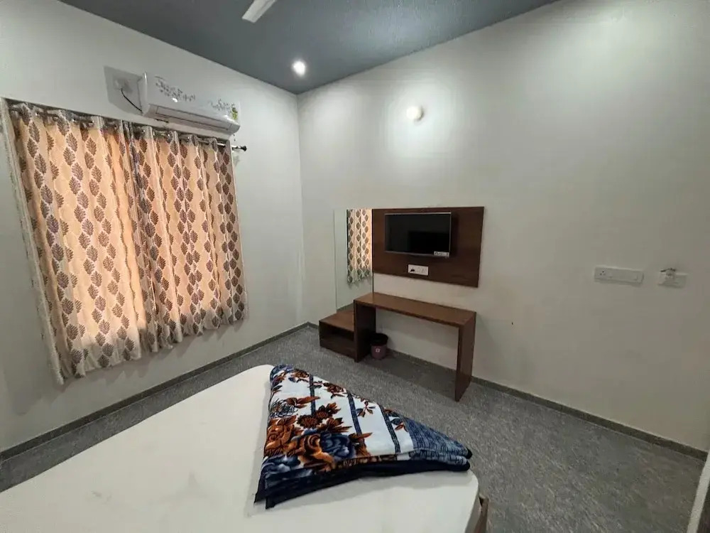 Hotel Ishwar Palace