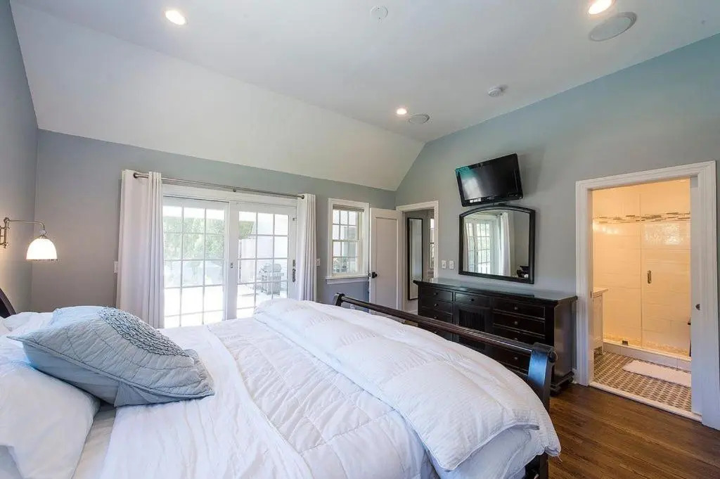 Villa Bridgehampton village