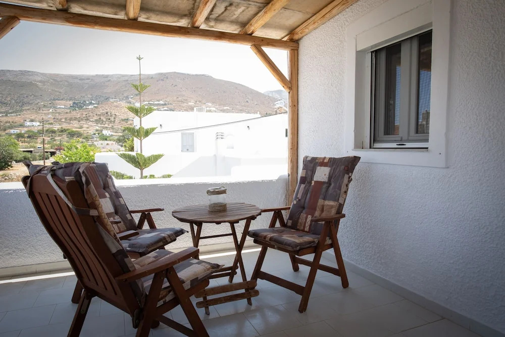 Paros Central House