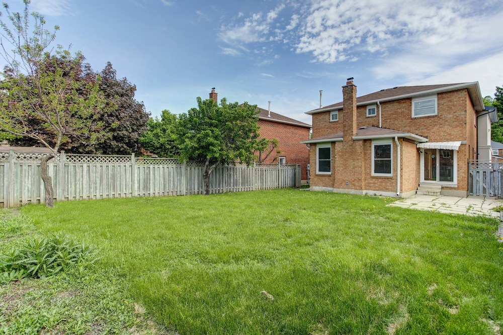 QuickStay - Beautiful 5bdrm House in Vaughan