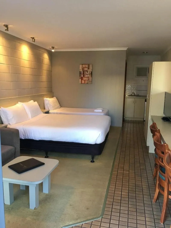 Sandbar Motel