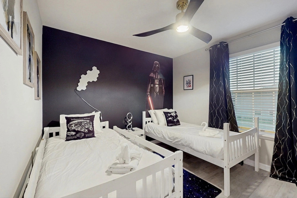 Charming Townhome With Private Pool, Lanai, & Washer/dryer