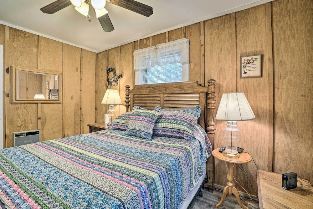 Rustic Cloudcroft Home ~ 2 Mi to Ski Slopes!