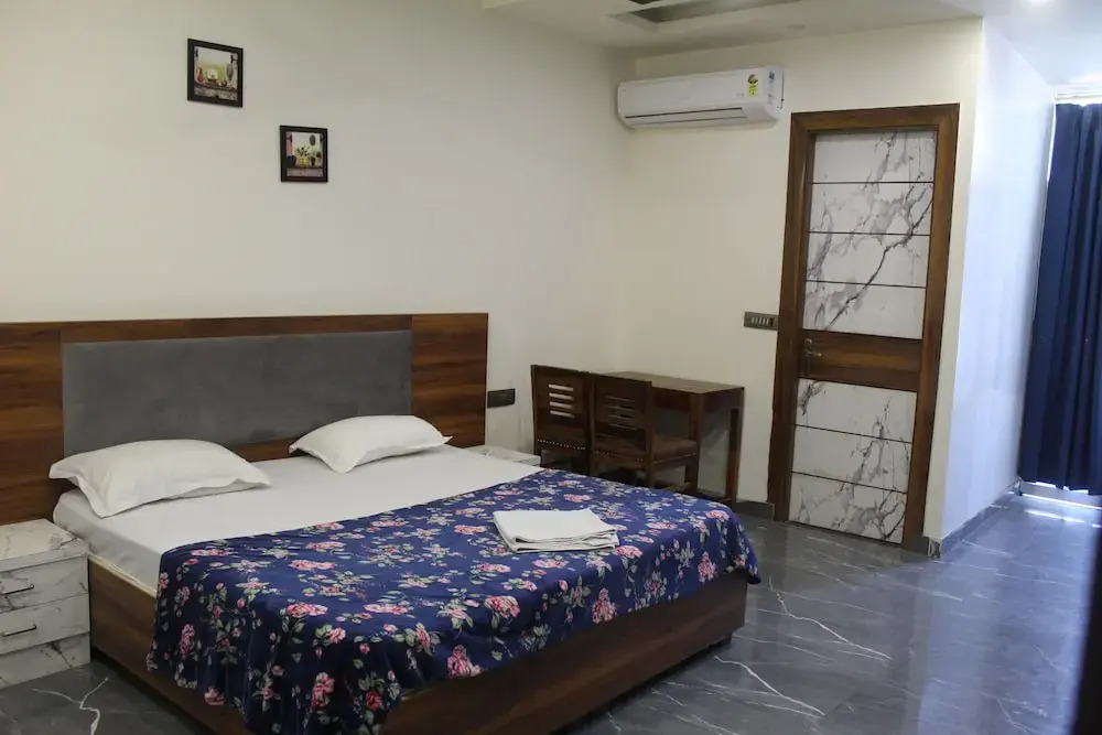Radha krishna spiritual stay