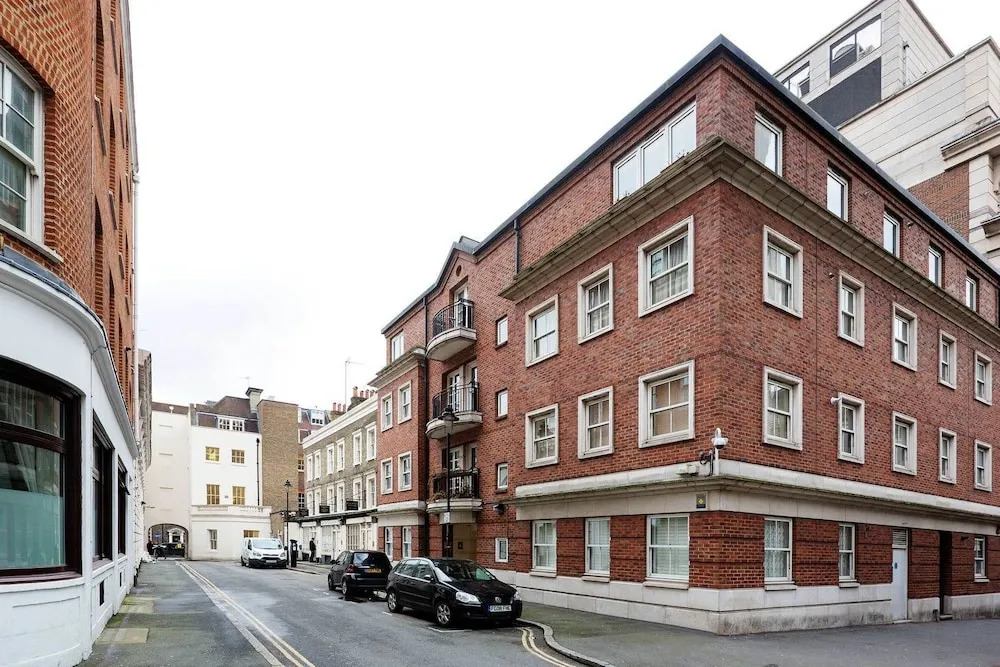 Lytton Court
