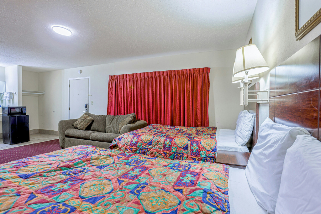 Whispering Pines by Hotel O White stone VA