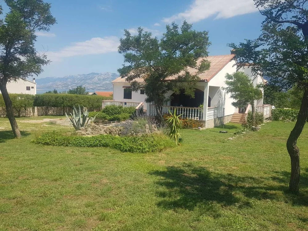 Family Home Agava