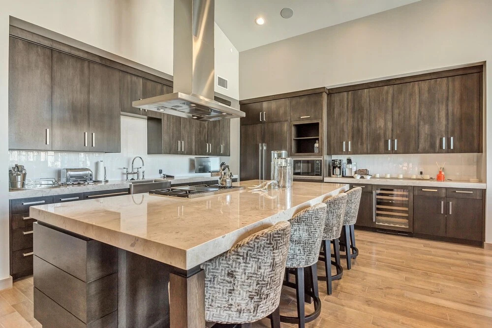 Gorgeous Five Bedroom Penthouse in the Heart of Park City 5 Apartment Hotel by RedAwning