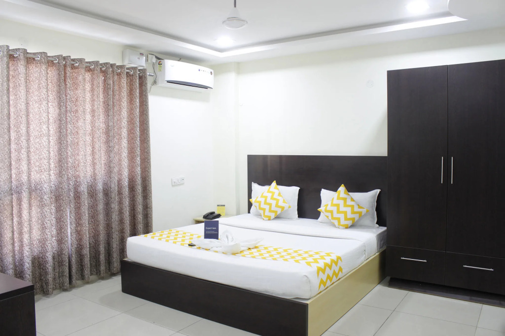 FabHotel Siri Inn Madhapur