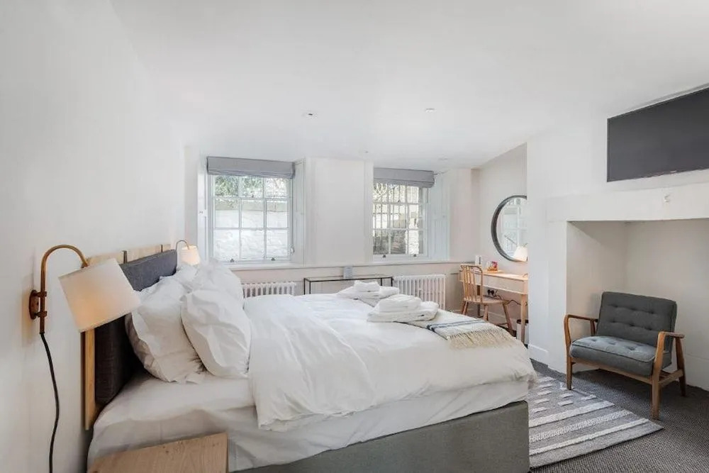 Admirals House by Maison Pierre