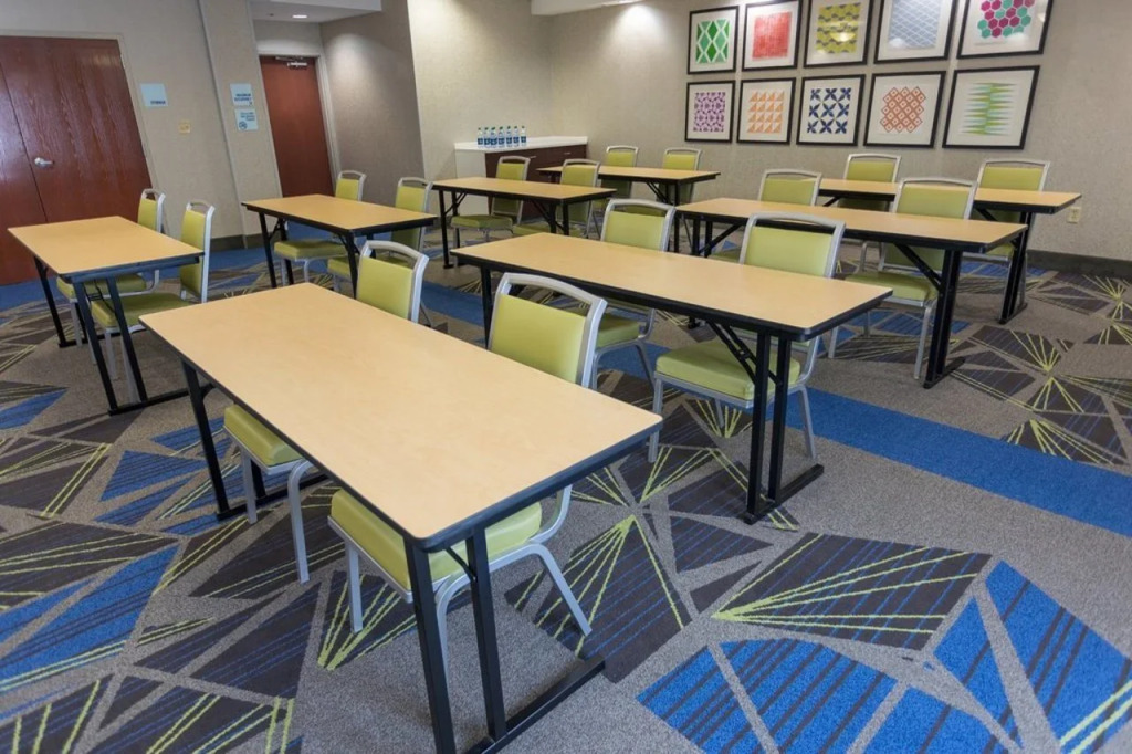 Holiday Inn Express & Suites - Nashville MetroCenter Downtown by IHG