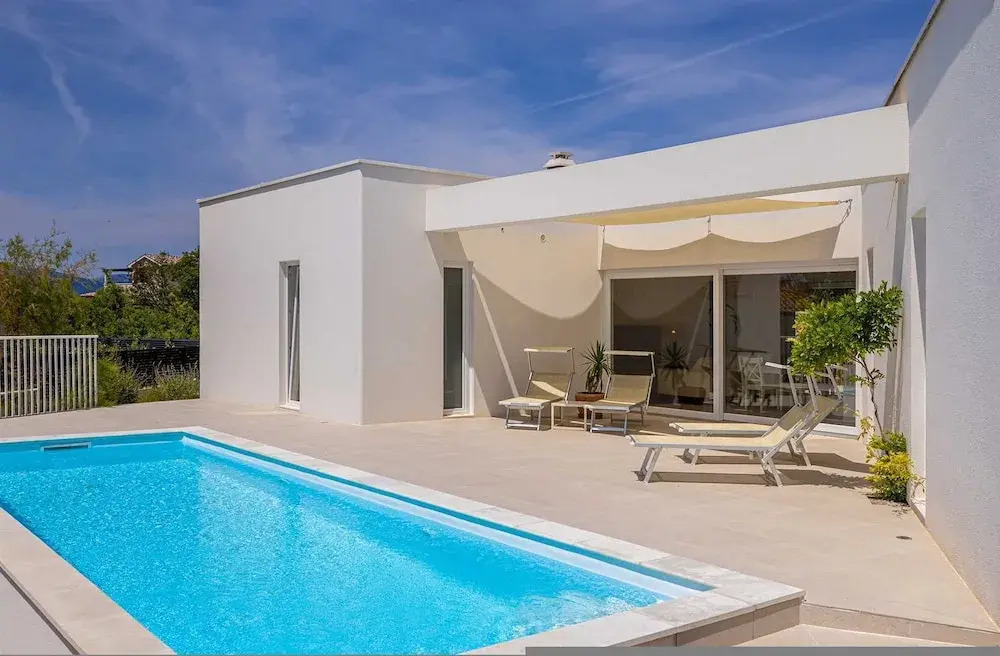 Villa MENTA IV