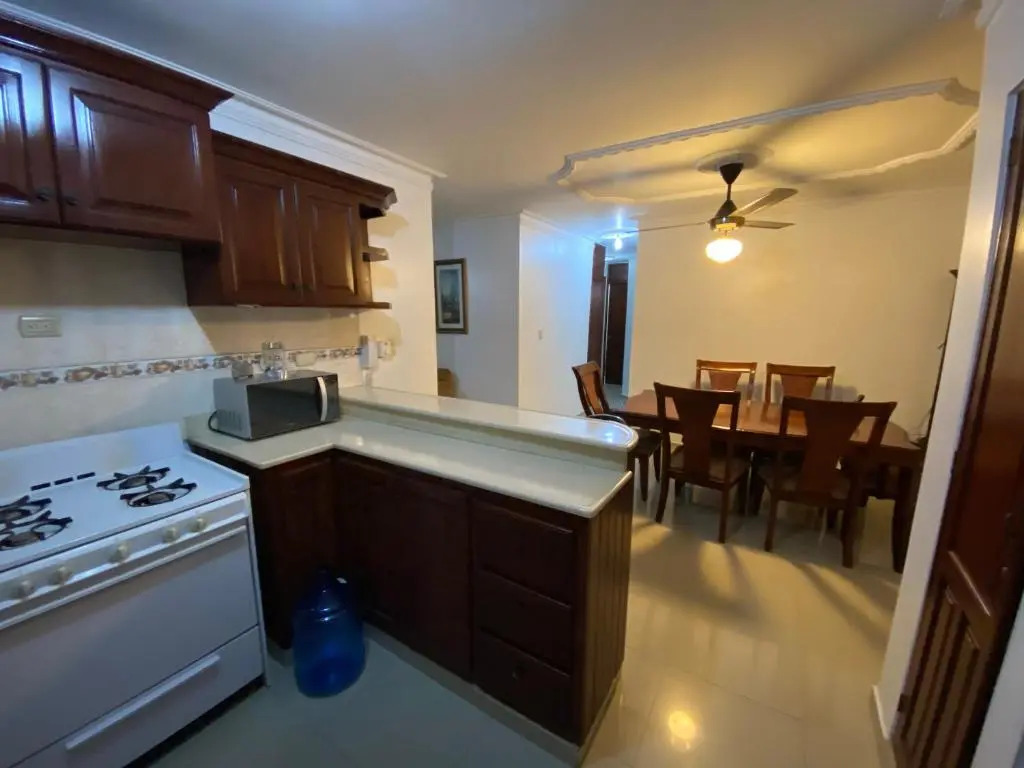 1 DR Huge cozy 3bedroom apartment to stay