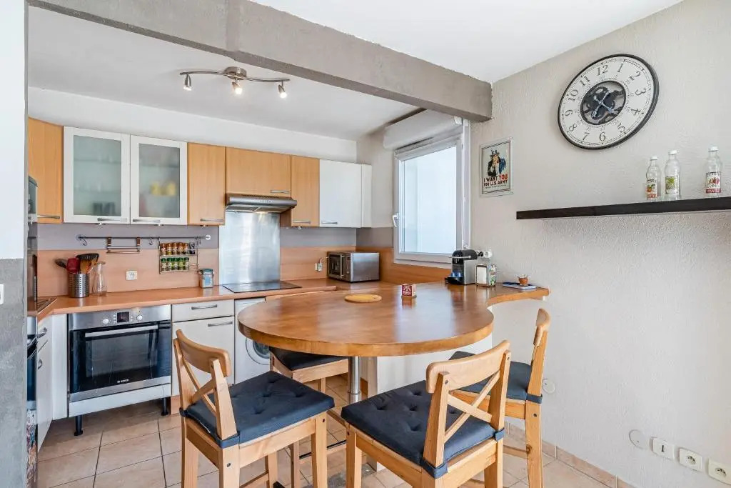 La Joliette; Duplex 2 chambres, PARKING INCLUS+ Terrasse+ ascenseur