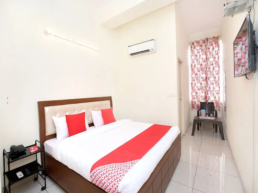 OYO 16695 Hotel Sun View