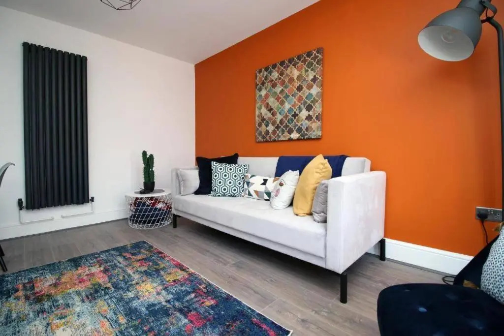 16 North Road Flat 4 by Mia Living Free Parking On Site