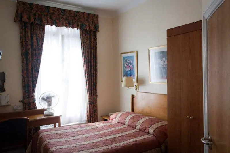 The London Agent - Victoria Home From Home