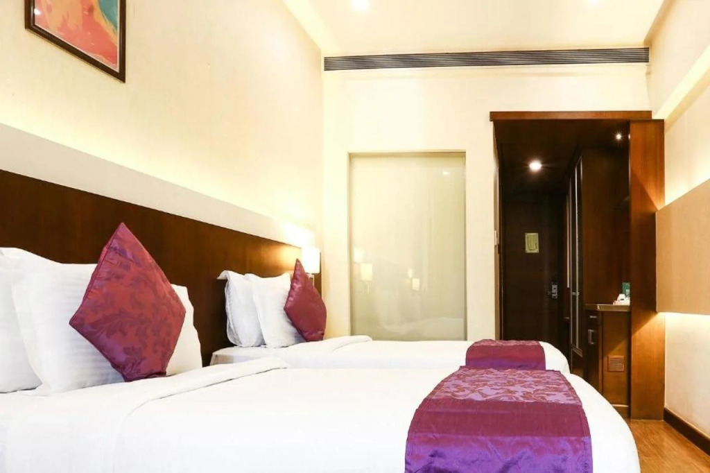 Treebo Premium Eden Residency Near Sec 29