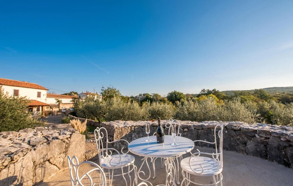 Stunning Home in Silo With Wifi and 2 Bedrooms