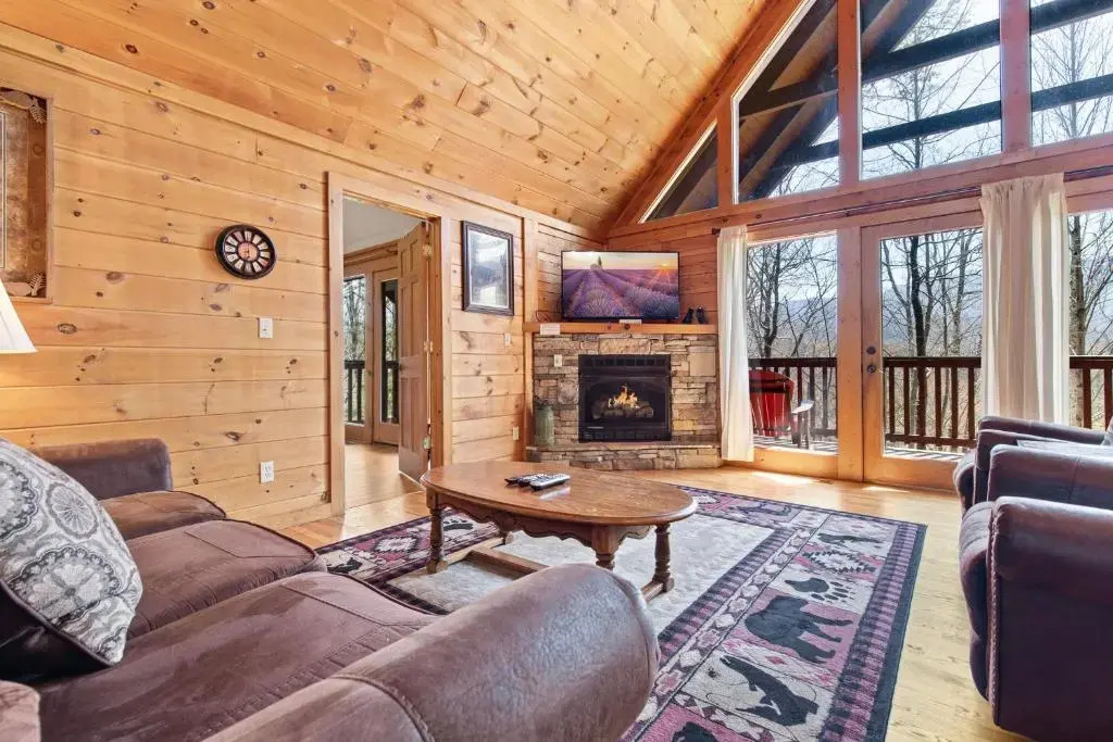Above the Clouds, 4 Bedrooms, Pool Access, Private, Gaming, Sleeps 16