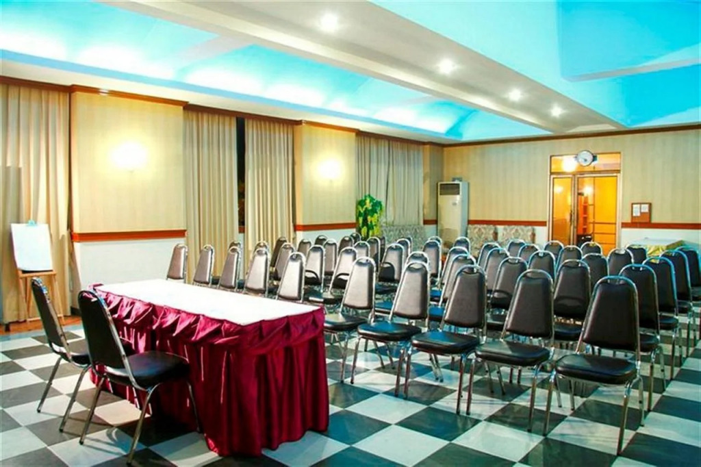 Grand Tara Garden Thai Hotel