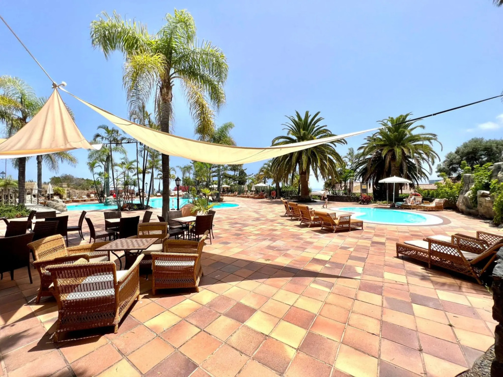 Apartamento AP1,piscina, 200 metros a la Playa