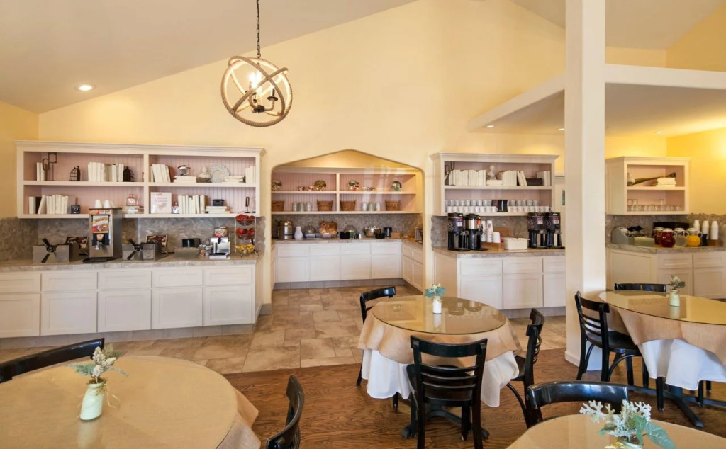 Cottage Inn by the Sea