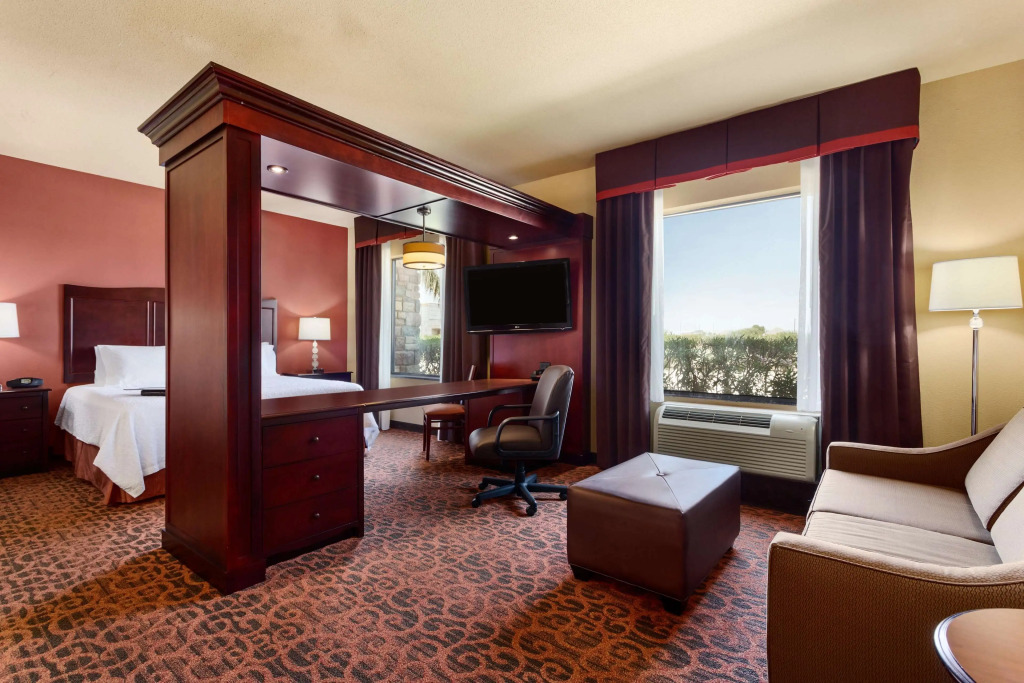 Hampton Inn & Suites Mission