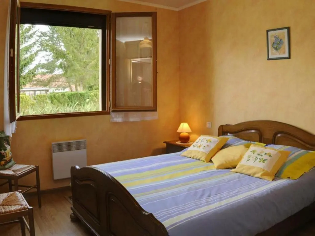 Gîte Rouilly-Sacey, 3 pièces, 4 personnes - FR-1-543-46
