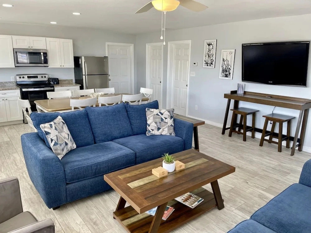 Beachgate Condo Suites And Hotel 227 1 Bedroom Condo